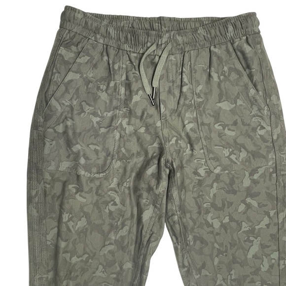 Athleta Stratum Camo Olive Elastic Waist Farallon Jogger Size - Picture 5 of 14